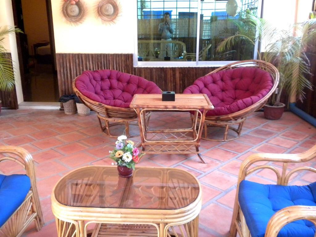 Old Town Guesthouse 贡布 外观 照片